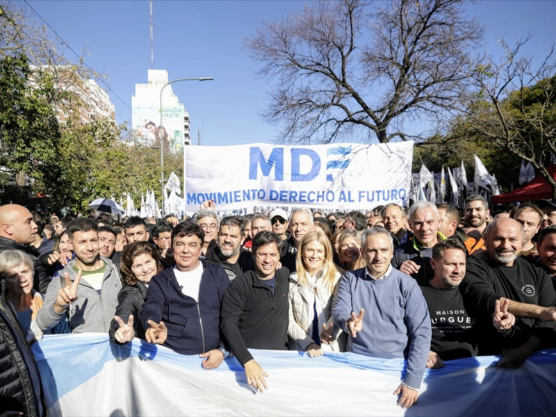 Masivo respaldo a Cristina