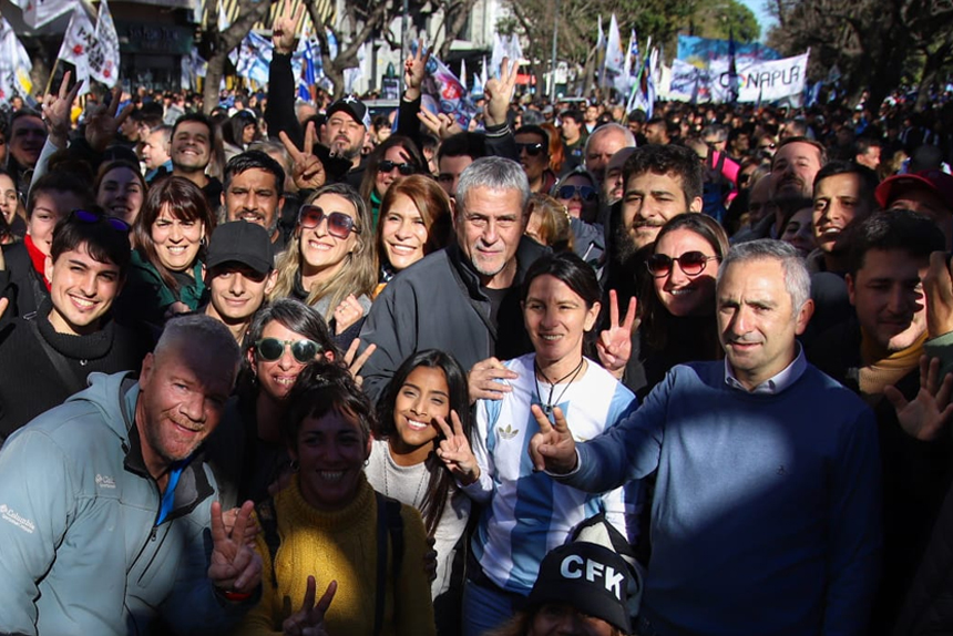 Masivo respaldo a Cristina