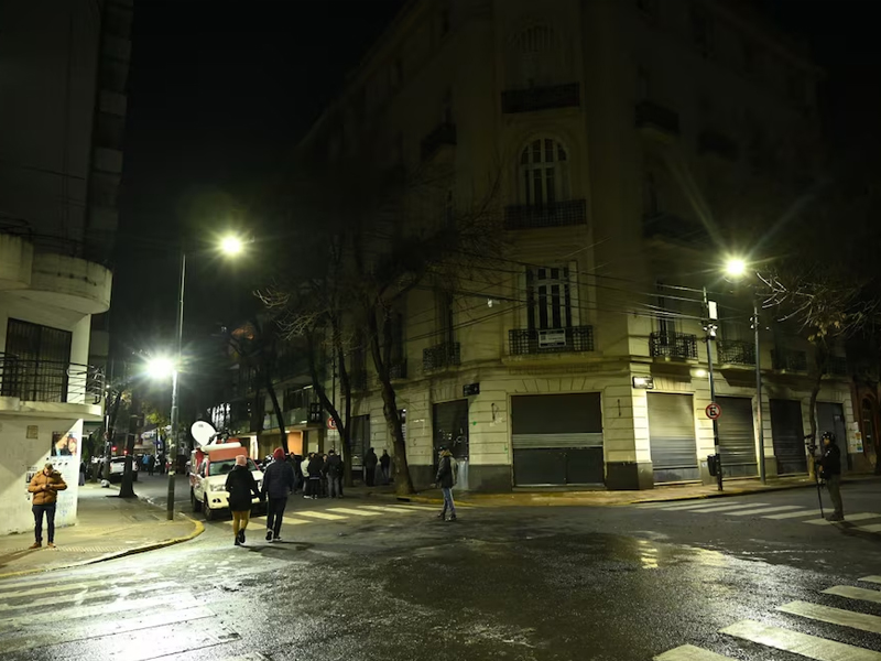El Macri suplente reprime la vigilia en la casa de Cristina