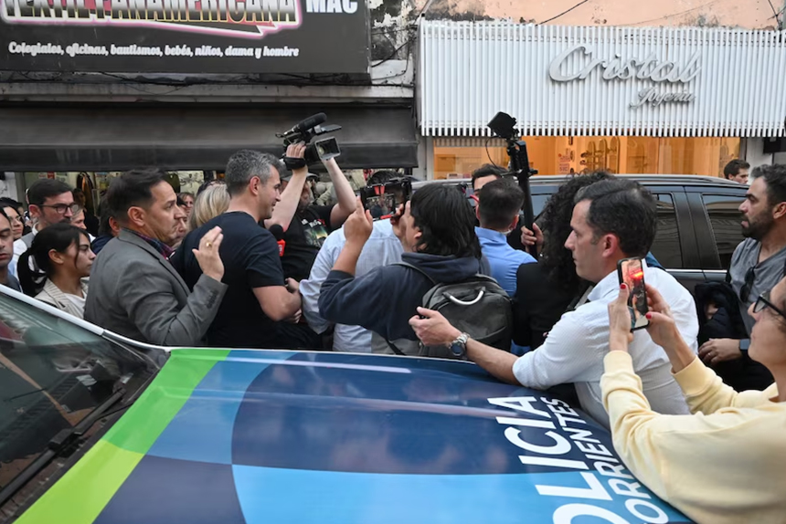 Sorpresa mundial: El gobierno que insulta y agrede, recibe insultos y agresiones