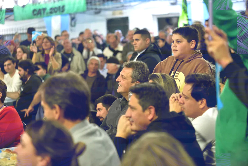 Kicillof cierra campaña en Tigre con Massa
