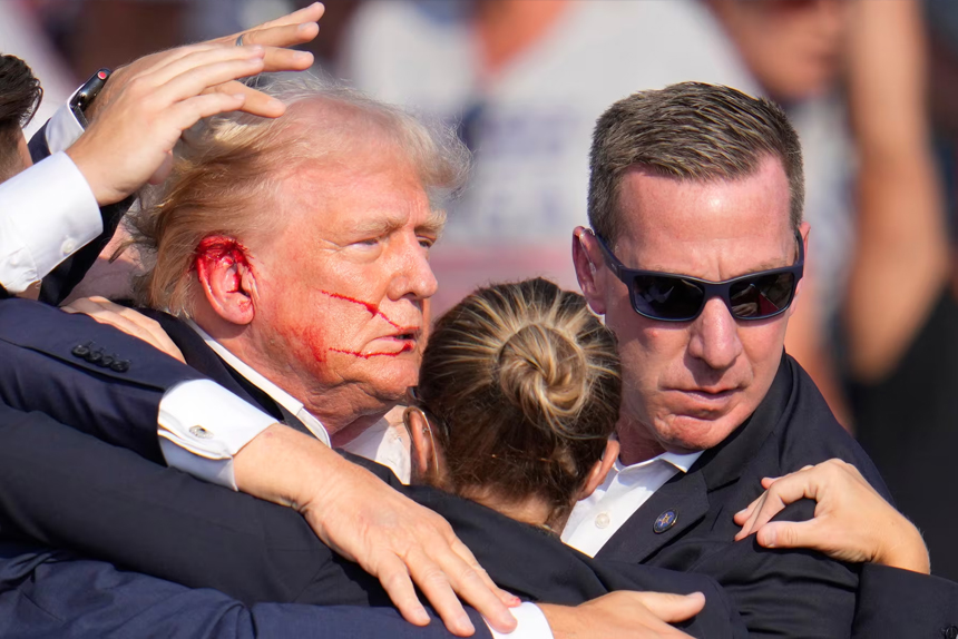 ¿Milei busca una foto víctima de atentado como Trump y Bolsonaro?