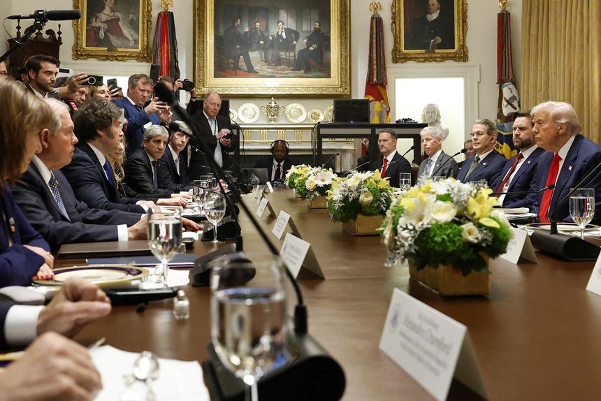 Nos manejan desde Estados Unidos