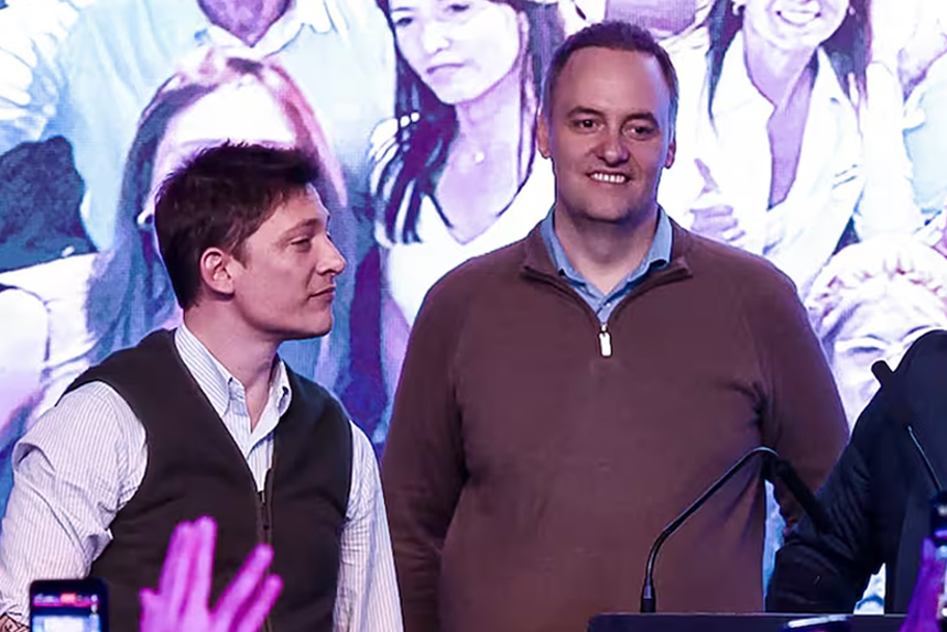 Renuncia Francos, agarra Adorni, Caputo acecha