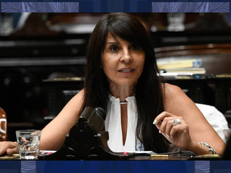 Se frena la jura de la dipunarco Villaverde y saltan las internas libertarias