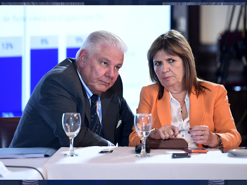 El gobierno acepta un Presupuesto recortado y posterga la reforma laboral