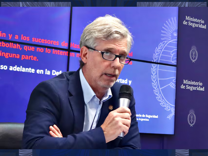 Sacan a Neifert de la SIDE