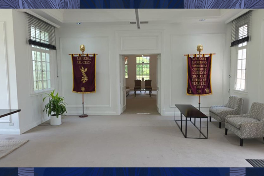 Estandartes “romanos” de Las Fuerzas del Cielo en Olivos