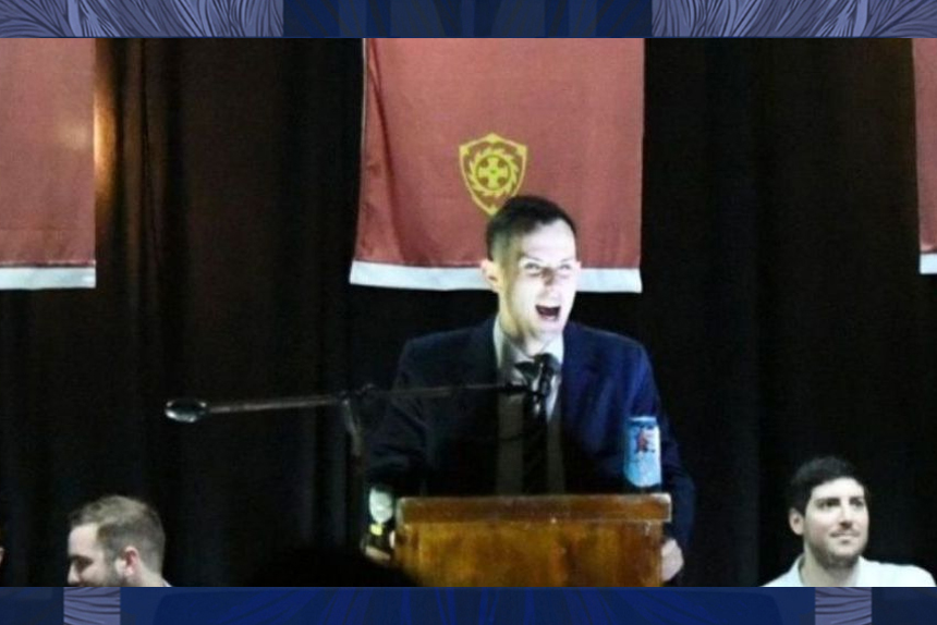 Estandartes “romanos” de Las Fuerzas del Cielo en Olivos