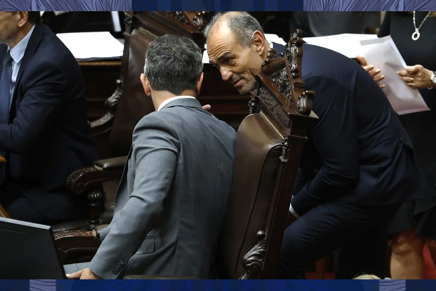 La batalla entre Santiago Caputo y los Menem