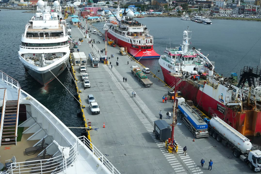 Milei intervino el puerto de Tierra del Fuego y hay alerta por un pacto con Trump
