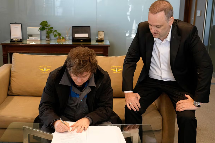 Milei viajó a Davos y relegó a Villarruel a un papel protocolar