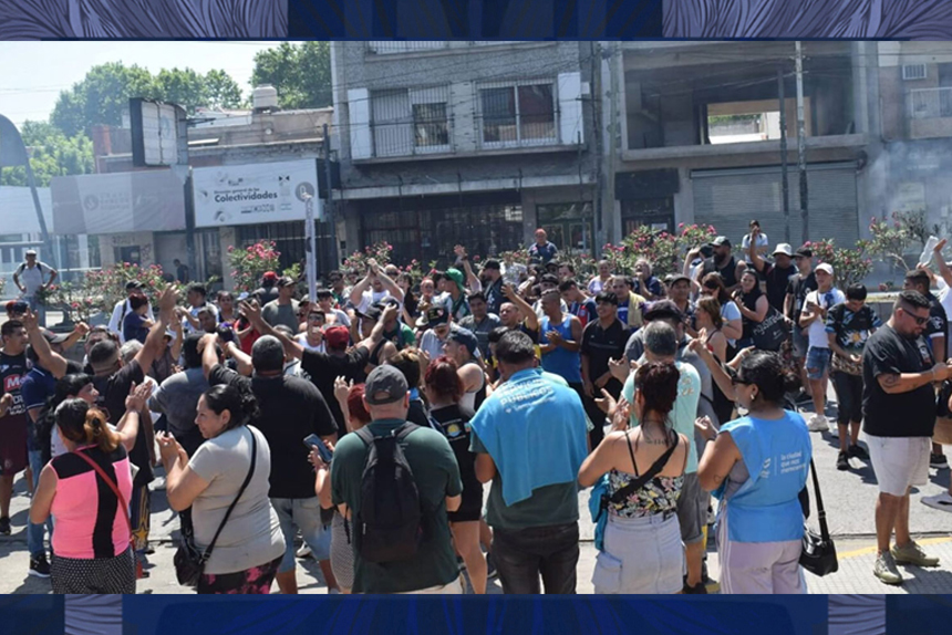 Mientras Julián Álvarez juega a la interna, la policía reprime municipales precarizados