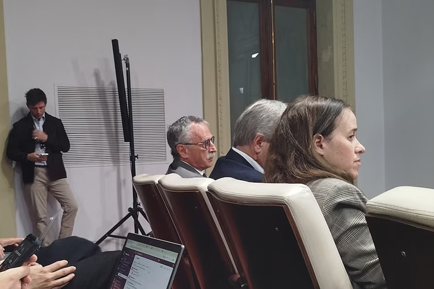 Adorni habló para aclarar… pero oscureció