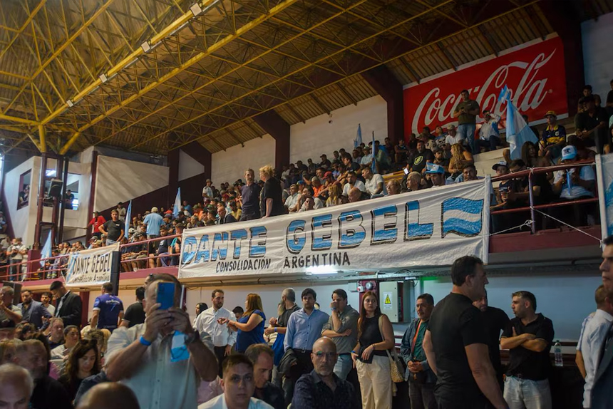 Dante Gebel y un acto ausente: mandó a otros a presentar su estructura territorial con la mira puesta en 2027