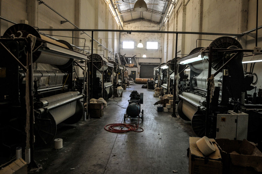 La industria argentina registra la segunda peor caída del mundo con 2.436 empresas cerradas y 73 mil empleos perdidos en dos años