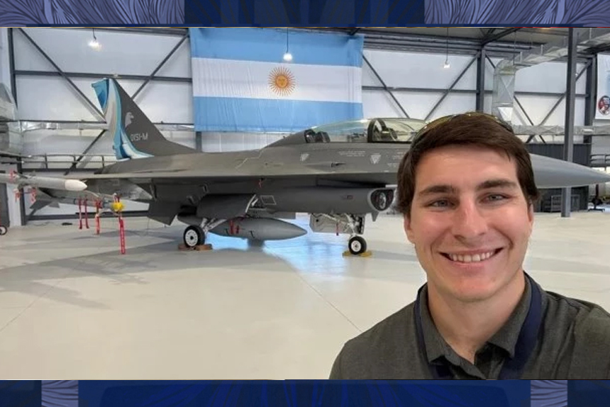 La interna desembarca en Defensa: echan a un hombre de Santiago Caputo