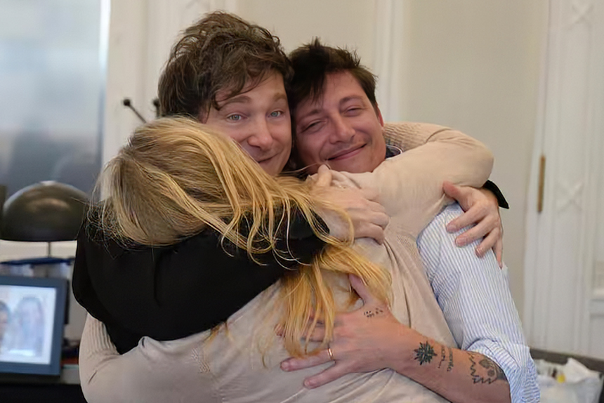 Las claves de la pulseada entre Caputo y Karina que pone en jaque a Adorni