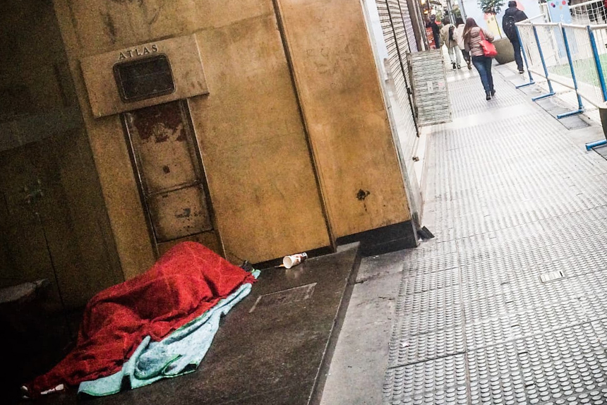 Casi el 60% de las personas en situación de calle son de Milei