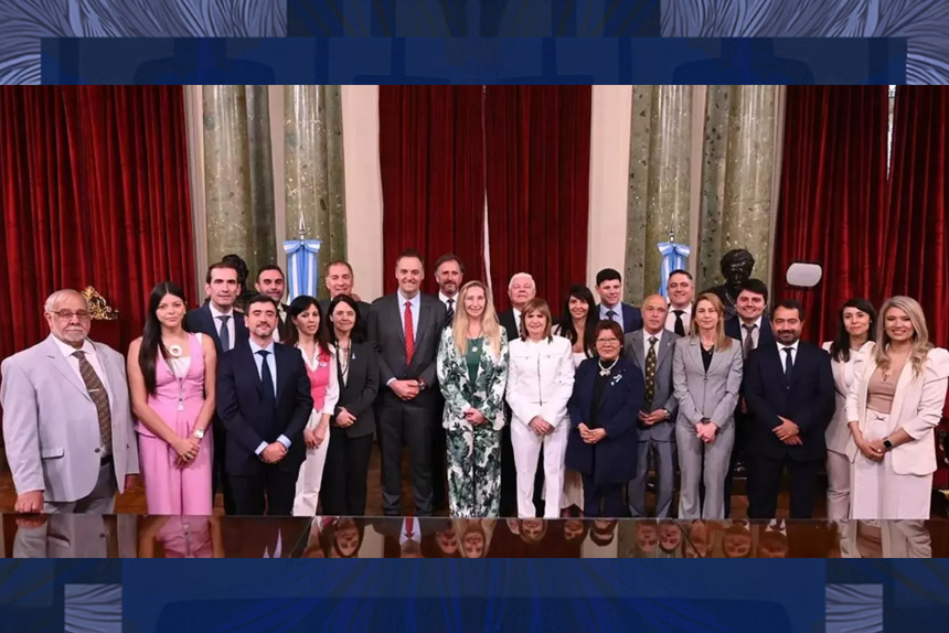 Adorni quiso mostrar respaldo pero Bullrich lo dejó plantado