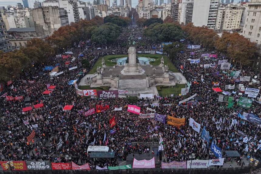 #NiUnaMenos: una marea verde inundó las calles