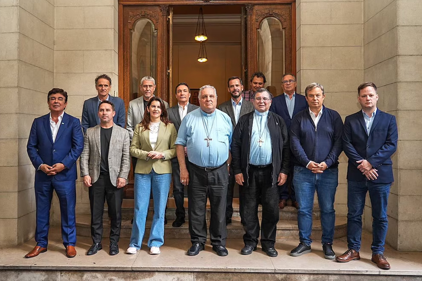 La Iglesia juntó a Kicillof, jueces e intendentes en el Conurbano para luchar contra la polarización