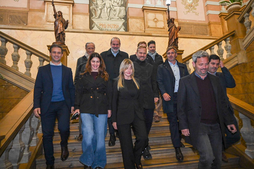 Unidad de abajo hacia arriba: Una Liga de los Intendentes busca tender puentes por fuera de la interna del PJ