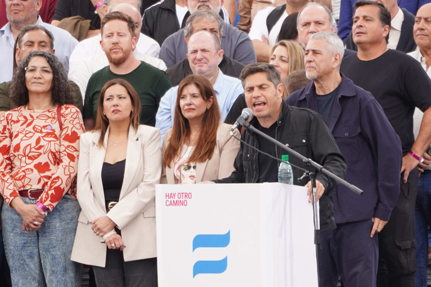 Lanzamiento 2027: Kicillof mostró músculo en Avellaneda